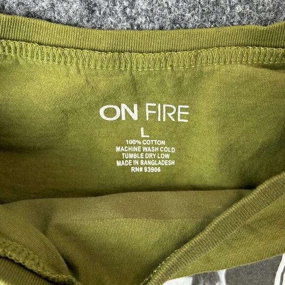 ON Fire Womens Graphic Tee Green Long Sleeve Paris New York Large - Picture 3 of 5